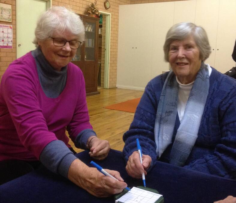 Lovely Players: Maureen Braddon (L) and Val Robinson.