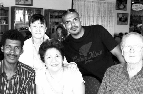 FAMILY GATHERING: Judy Mercer, Rainer Holuigue, Angel Maria Riascos, Michelle Riascos and Michael Mercer. (January 5, 2007)
