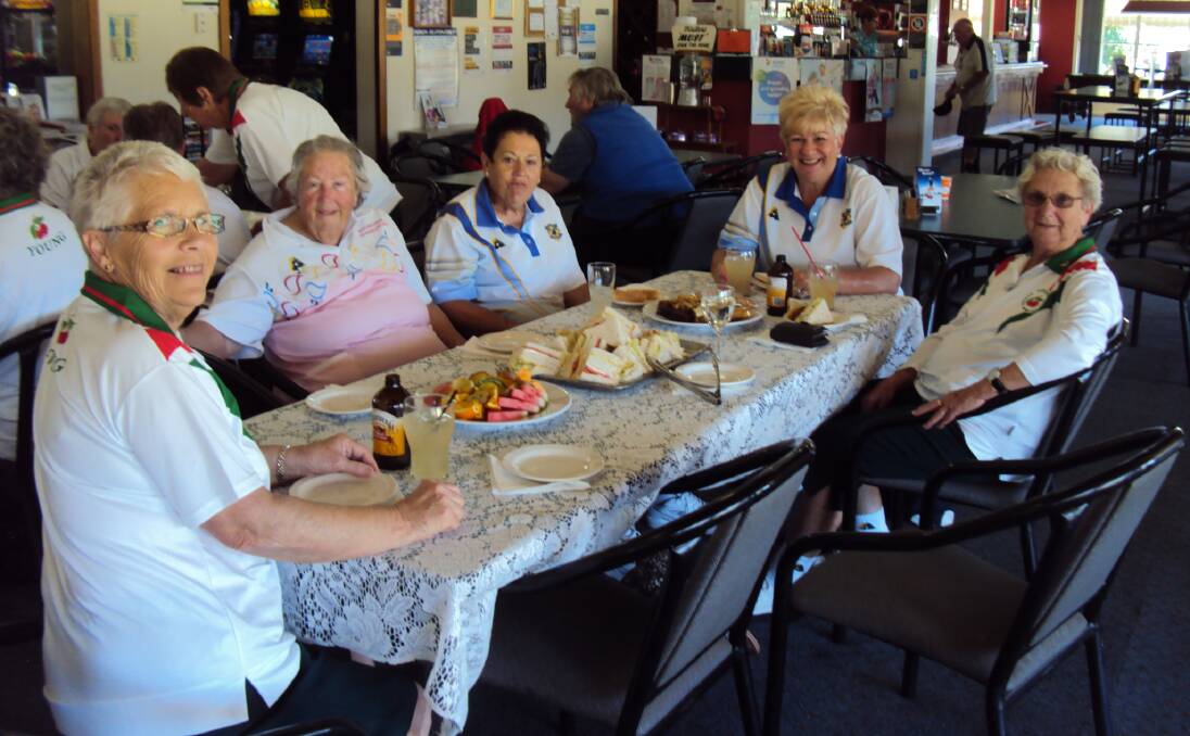 Bowlers from Young and Boorowa/Grenfell enjoying lunch
