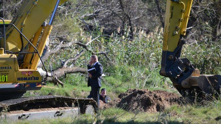 Police during the initial search on the banks of the Macquarie River, south of Dubbo, in 2012. Photo: Simon Chamberlain