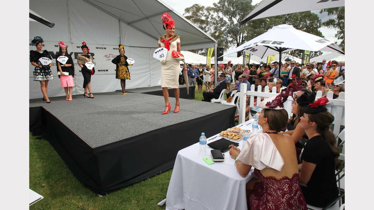 Albury Gold Cup Fashions on the Field, Border Mail.