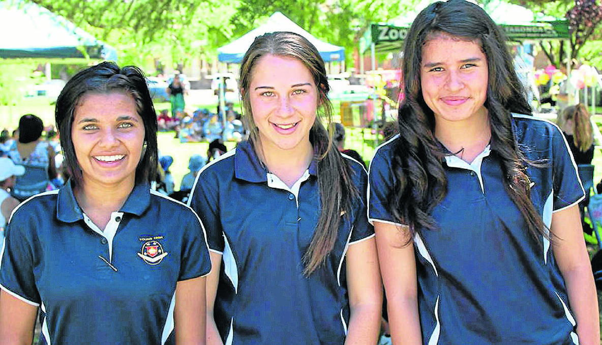 FOCUSED: Gail Goolagong was joined by her friends Darcy Debritt and Cassidy Steegh at the recent Aboriginal Cultural Day.                                                                                                 (sub)