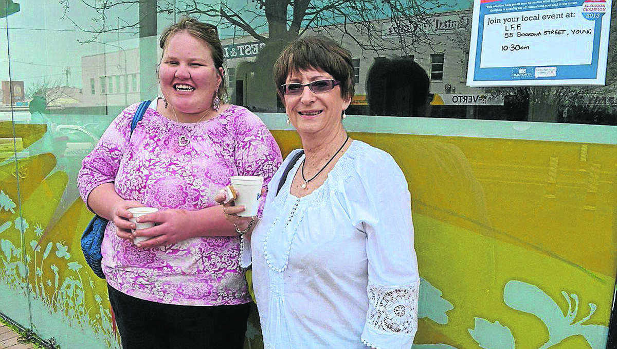 ABOVE: Renae Bailey and LFE director Joy Rule enjoyed a cup of tea at the morning tea.      (LFE 004)