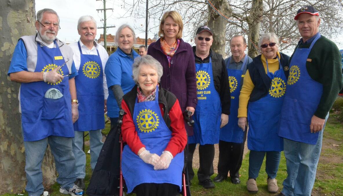 Young Rotary generously put on a barbecue to feed the crowd who attended the Small Biz Bus launch on Wednesday. From left to right, are Graham Fathers, Terry Norwood, Margaret Fathers, Katrina Hodgkinson, Ted Loader, Keith Watson, Jan Martin, Rodney Kerr and Rotary president Irene Dowsett.