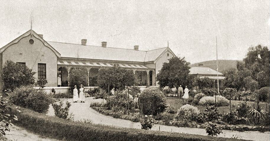 Hub: The former Albury hospital in Thurgoona Street where influenza patients were sent to convalesce. The building was razed in 1935. Picture: ALBURY LIBRARY MUSEUM COLLECTION