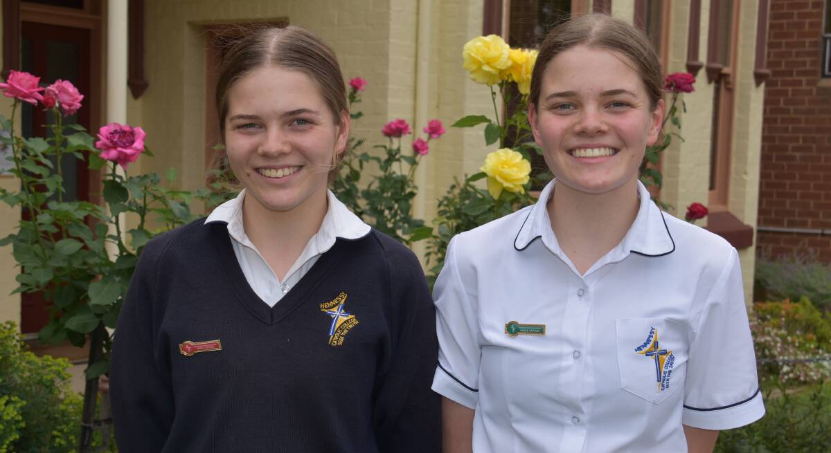 Hennessy Catholic School students Hannah and Kara Mooney have received University of Canberra offers into its Fast Forward Program.