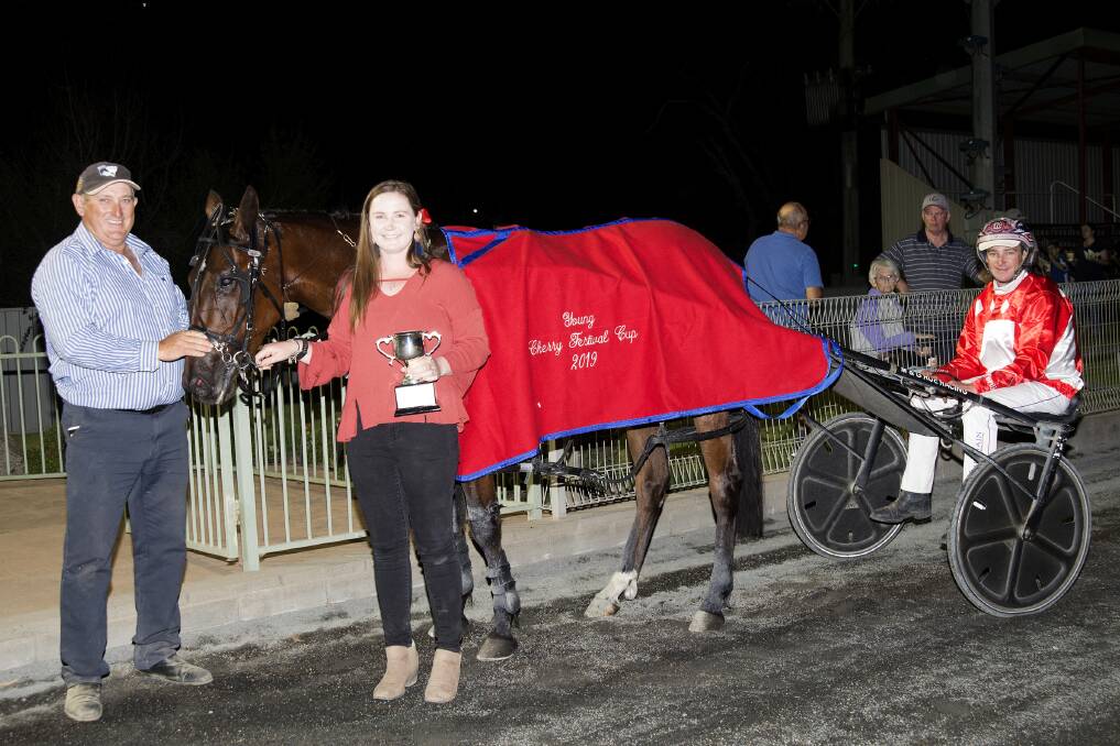 Mat Rue in the gig with Ziggy Rocks and winning connections with president of the Young Harness Racing Club David Micallef. Photo: Martin Langfield