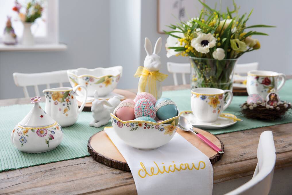 Bring some colour to the table: Create a stunning table setting this Easter by combining a mixutre of differnet elements. 