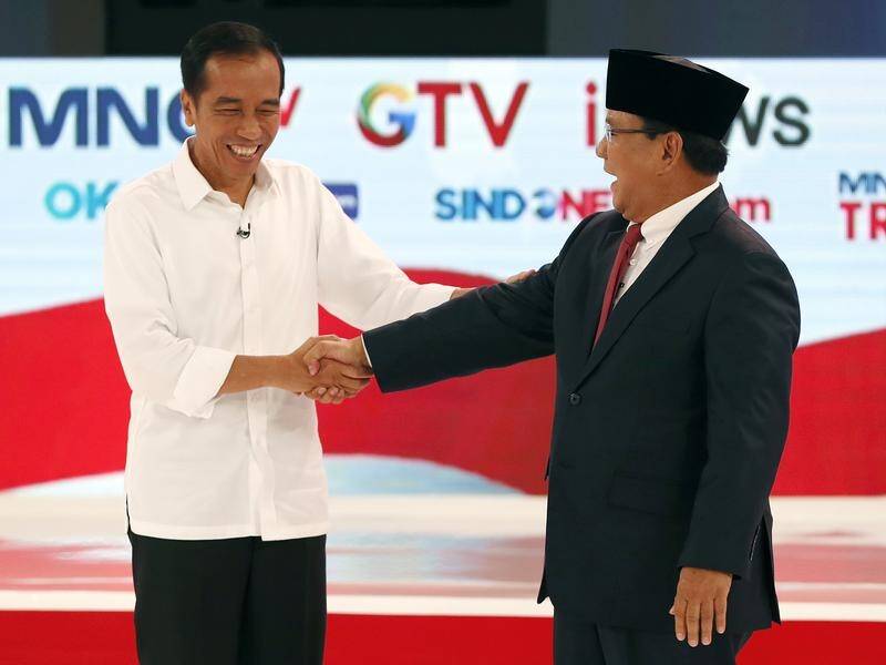 Joko Widodo (L) and Prabowo Subianto (R) held their second televised Indonesian presidential debate.